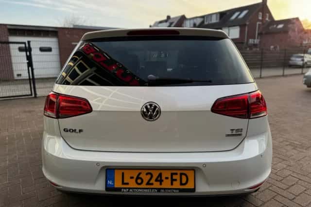 Volkswagen Golf (2013) thumbnail 5