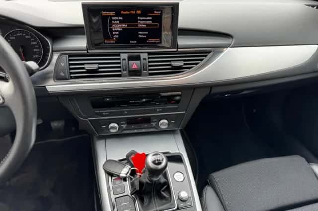 Audi A6 (2012) thumbnail 25