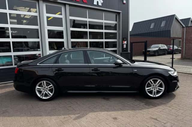 Audi A6 (2012) thumbnail 4