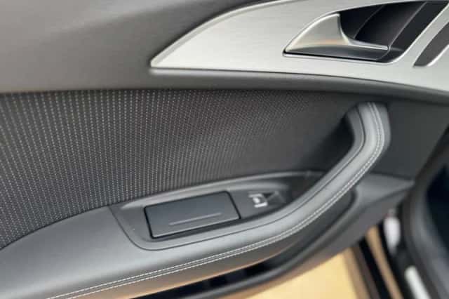 Audi A6 (2012) thumbnail 31