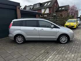 Mazda 5 (2008) thumbnail 2