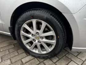 Mazda 5 (2008) thumbnail 28