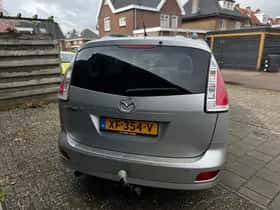Mazda 5 (2008) thumbnail 4