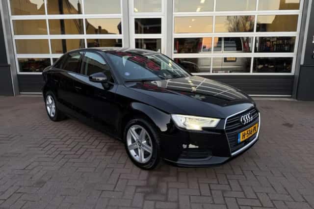 Audi A3 (2018) thumbnail 3