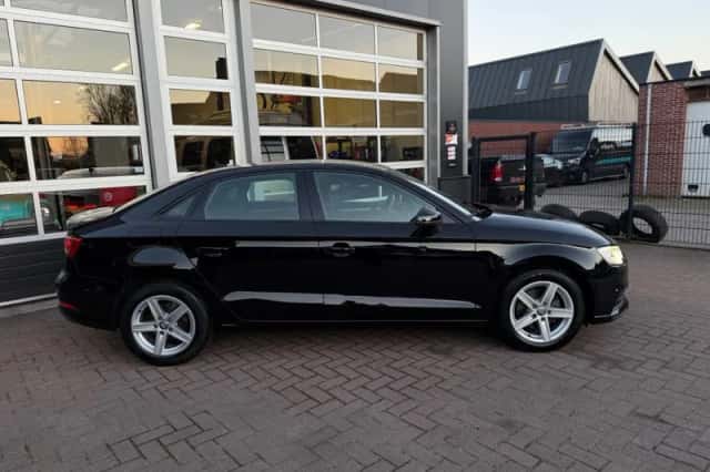 Audi A3 (2018) thumbnail 4