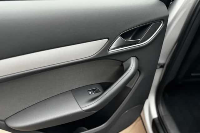 Audi Q3 (2014) thumbnail 22