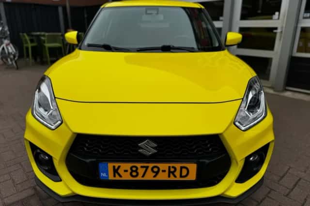 Suzuki Swift (2018) thumbnail 11