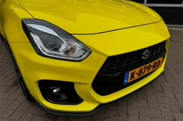Suzuki Swift (2018) thumbnail 12