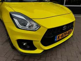 Suzuki Swift (2018) thumbnail 12