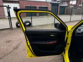 Suzuki Swift (2018) thumbnail 13