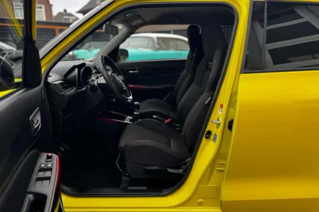 Suzuki Swift (2018) thumbnail 14