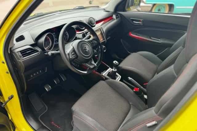Suzuki Swift (2018) thumbnail 15