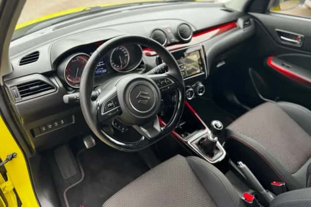 Suzuki Swift (2018) thumbnail 17