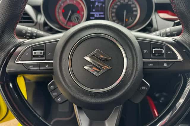 Suzuki Swift (2018) thumbnail 21