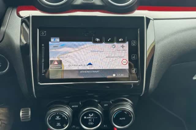 Suzuki Swift (2018) thumbnail 24