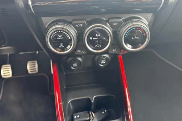 Suzuki Swift (2018) thumbnail 26