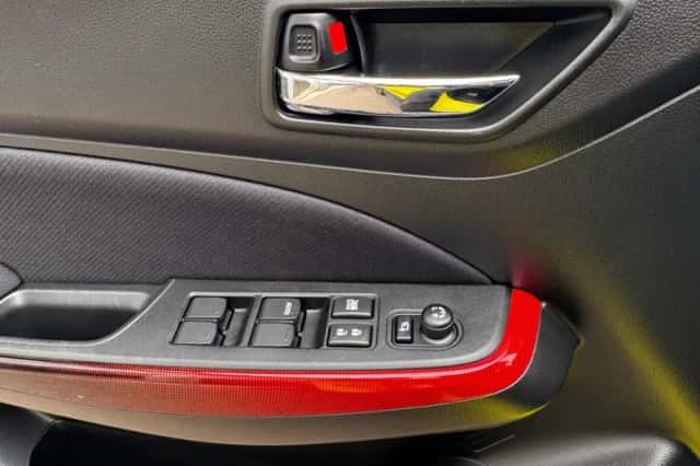 Suzuki Swift (2018) thumbnail 30