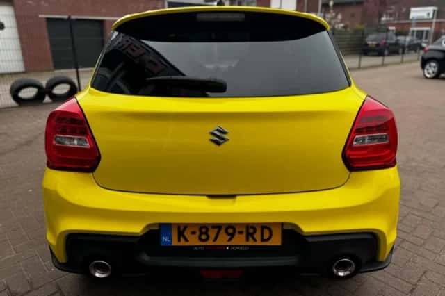 Suzuki Swift (2018) thumbnail 7