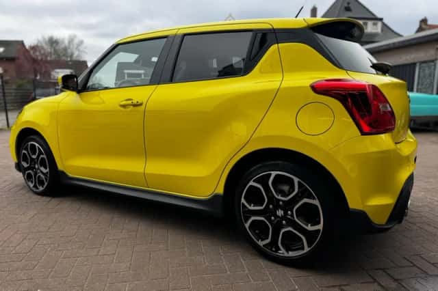 Suzuki Swift (2018) thumbnail 8
