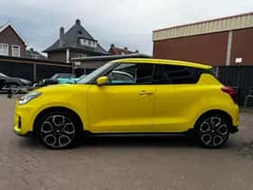Suzuki Swift (2018) thumbnail 9