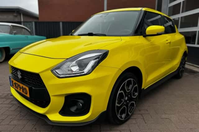 Suzuki Swift (2018) thumbnail 10