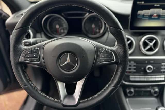 Mercedes-Benz A-Klasse (2016) thumbnail 15