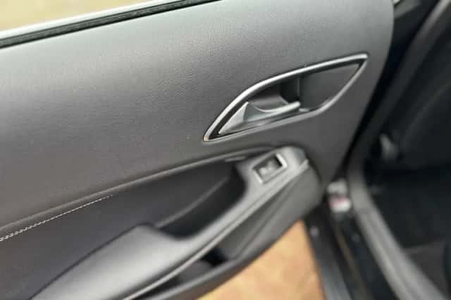 Mercedes-Benz A-Klasse (2016) thumbnail 22