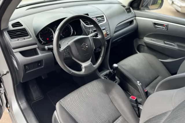 Suzuki Swift (2011) thumbnail 13