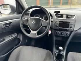 Suzuki Swift (2011) thumbnail 15