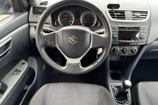 Suzuki Swift (2011) thumbnail 16