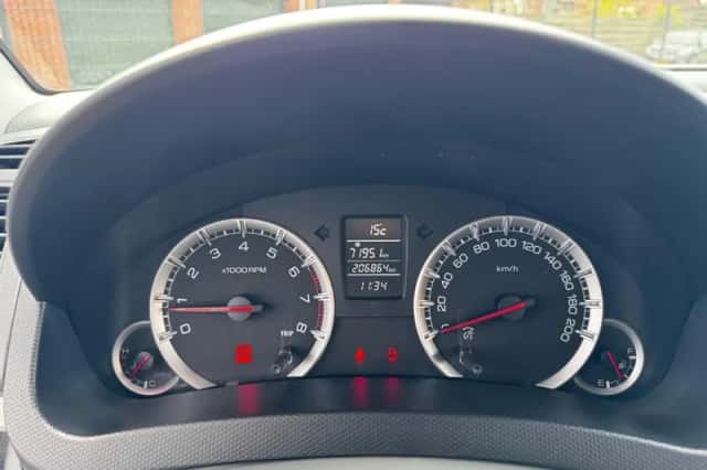 Suzuki Swift (2011) thumbnail 18