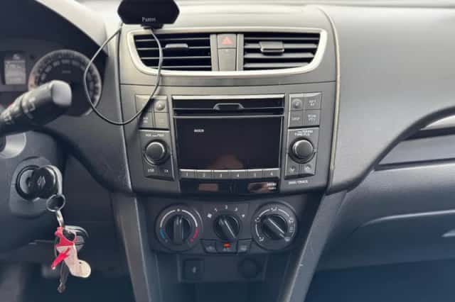 Suzuki Swift (2011) thumbnail 20