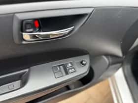 Suzuki Swift (2011) thumbnail 22