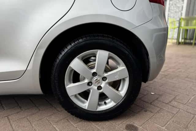 Suzuki Swift (2011) thumbnail 23