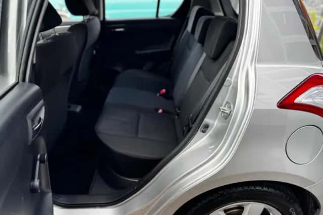 Suzuki Swift (2011) thumbnail 25