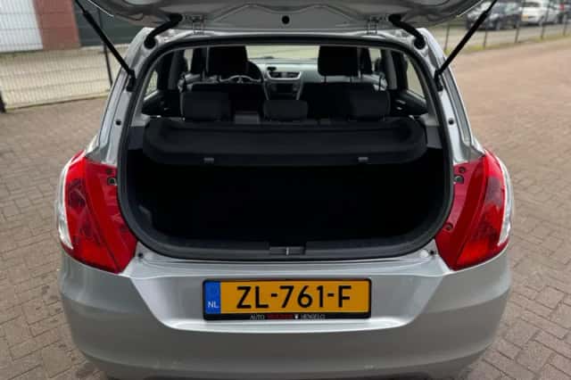 Suzuki Swift (2011) thumbnail 26