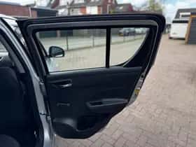 Suzuki Swift (2011) thumbnail 27