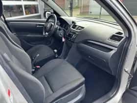 Suzuki Swift (2011) thumbnail 32