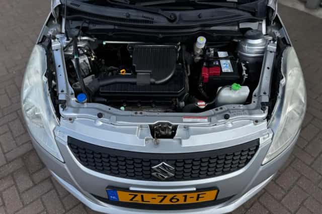 Suzuki Swift (2011) thumbnail 35