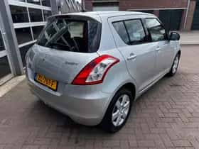 Suzuki Swift (2011) thumbnail 5