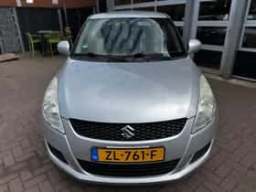 Suzuki Swift (2011) thumbnail 10
