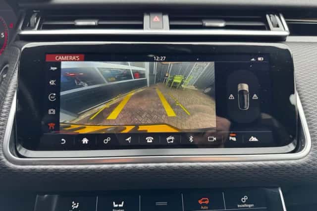 Land Rover Range Rover Velar (2017) thumbnail 24