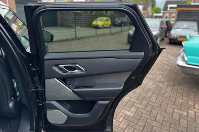 Land Rover Range Rover Velar (2017) thumbnail 39