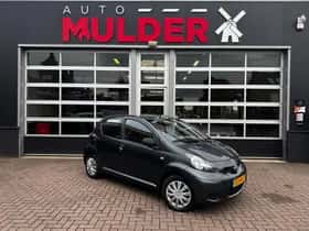 Toyota Aygo (2010) thumbnail 1