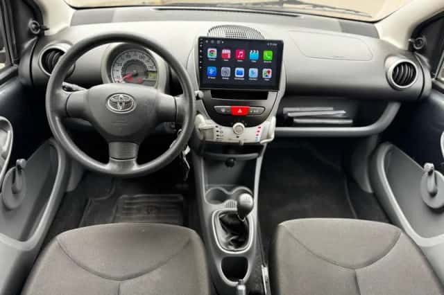 Toyota Aygo (2010) thumbnail 14
