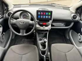 Toyota Aygo (2010) thumbnail 14