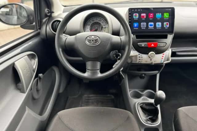 Toyota Aygo (2010) thumbnail 15