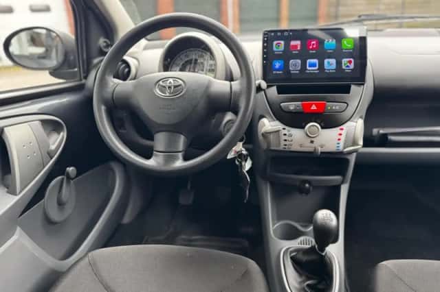 Toyota Aygo (2010) thumbnail 16