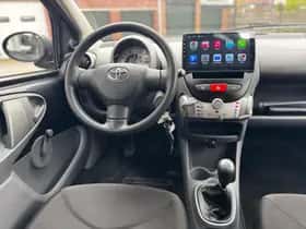 Toyota Aygo (2010) thumbnail 16