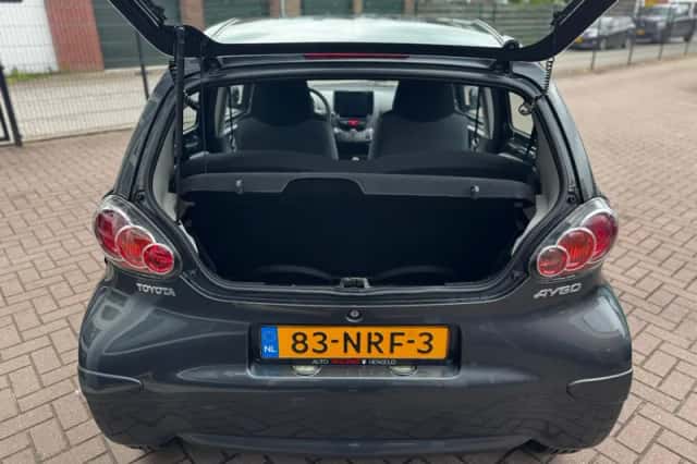 Toyota Aygo (2010) thumbnail 22